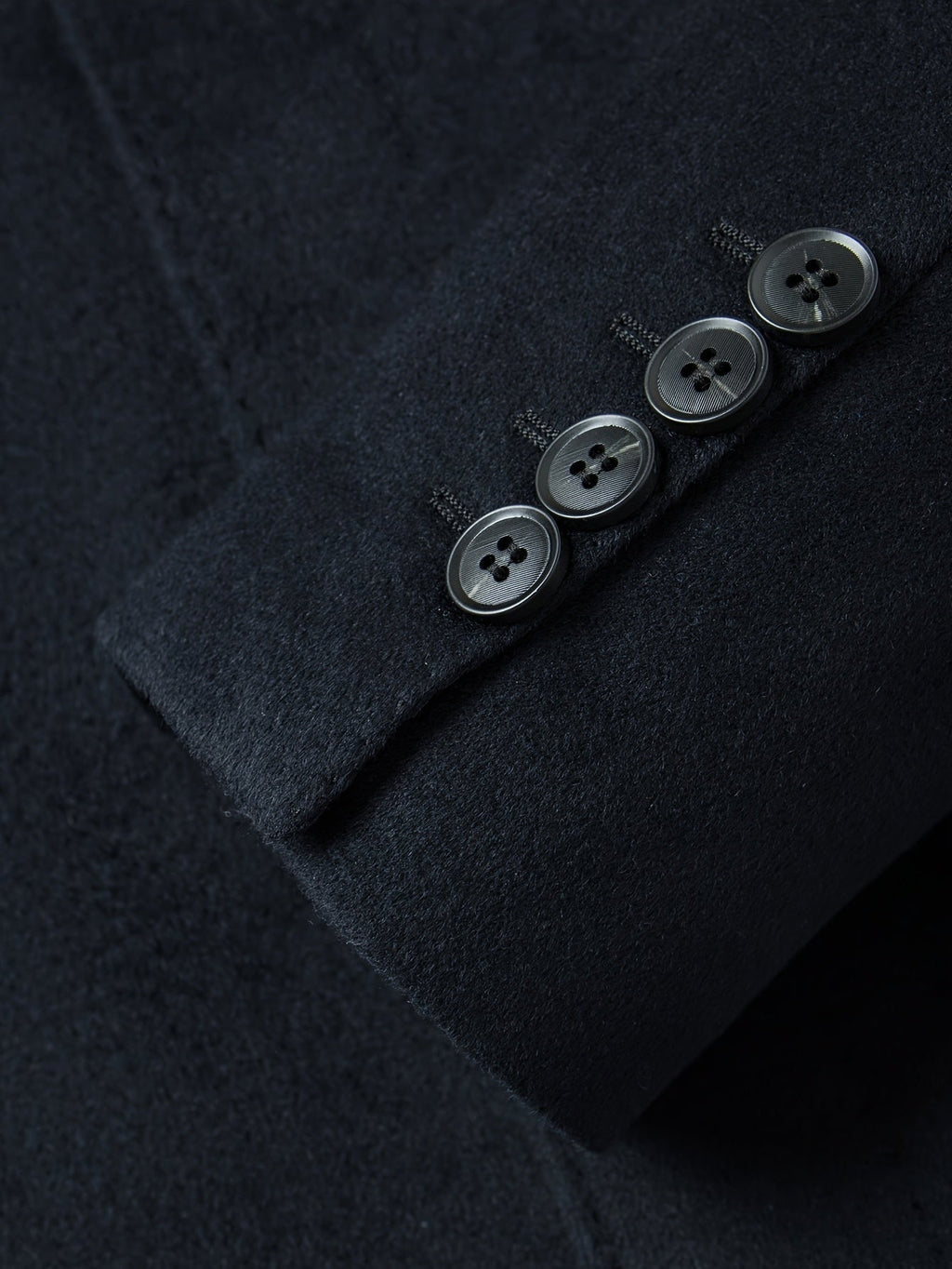 Men's Classic Button-Front Overcoat with Notched Collar and Side Pockets