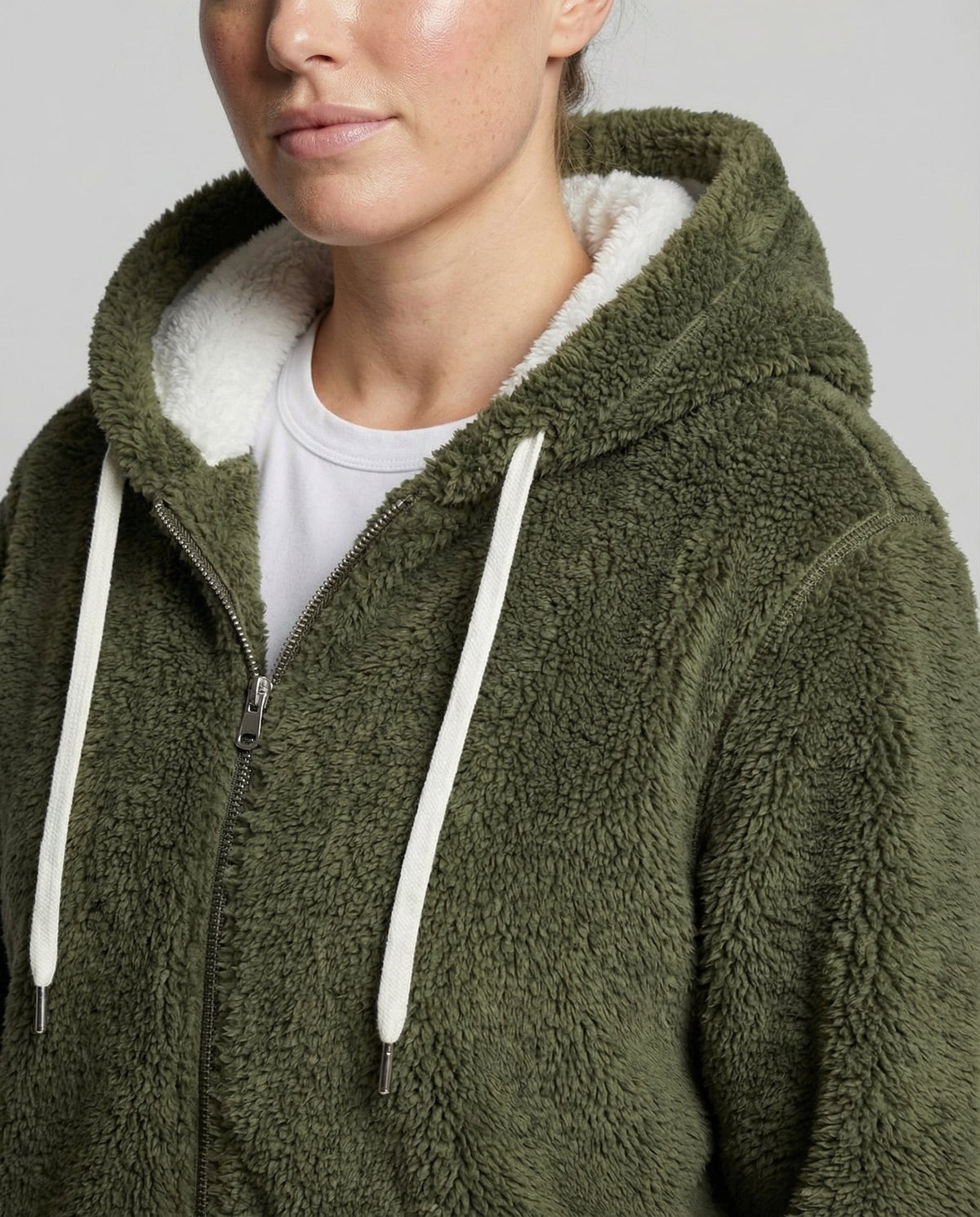Oversized Women's Hooded Sherpa Jacket with Full Zip and Adjustable Drawstrings