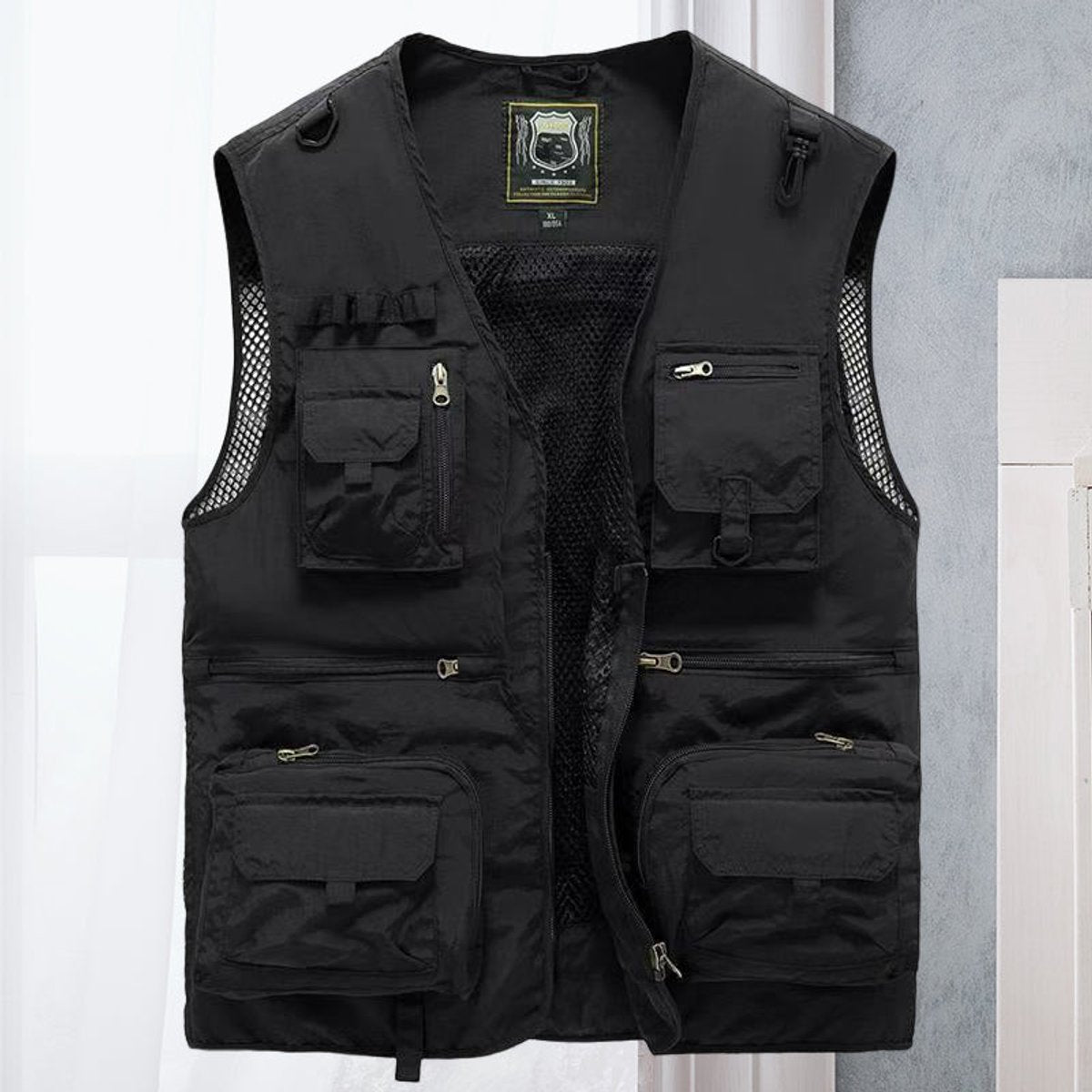 Men's Multi-Pocket Fishing Vest with Mesh Back and Zip Front