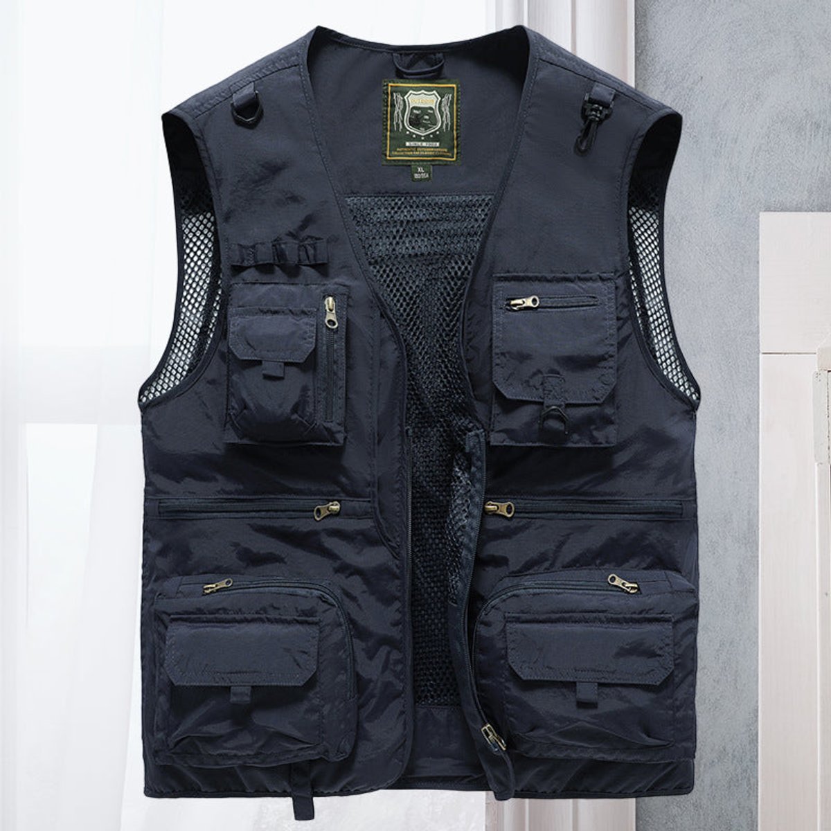 Men's Multi-Pocket Fishing Vest with Mesh Back and Zip Front