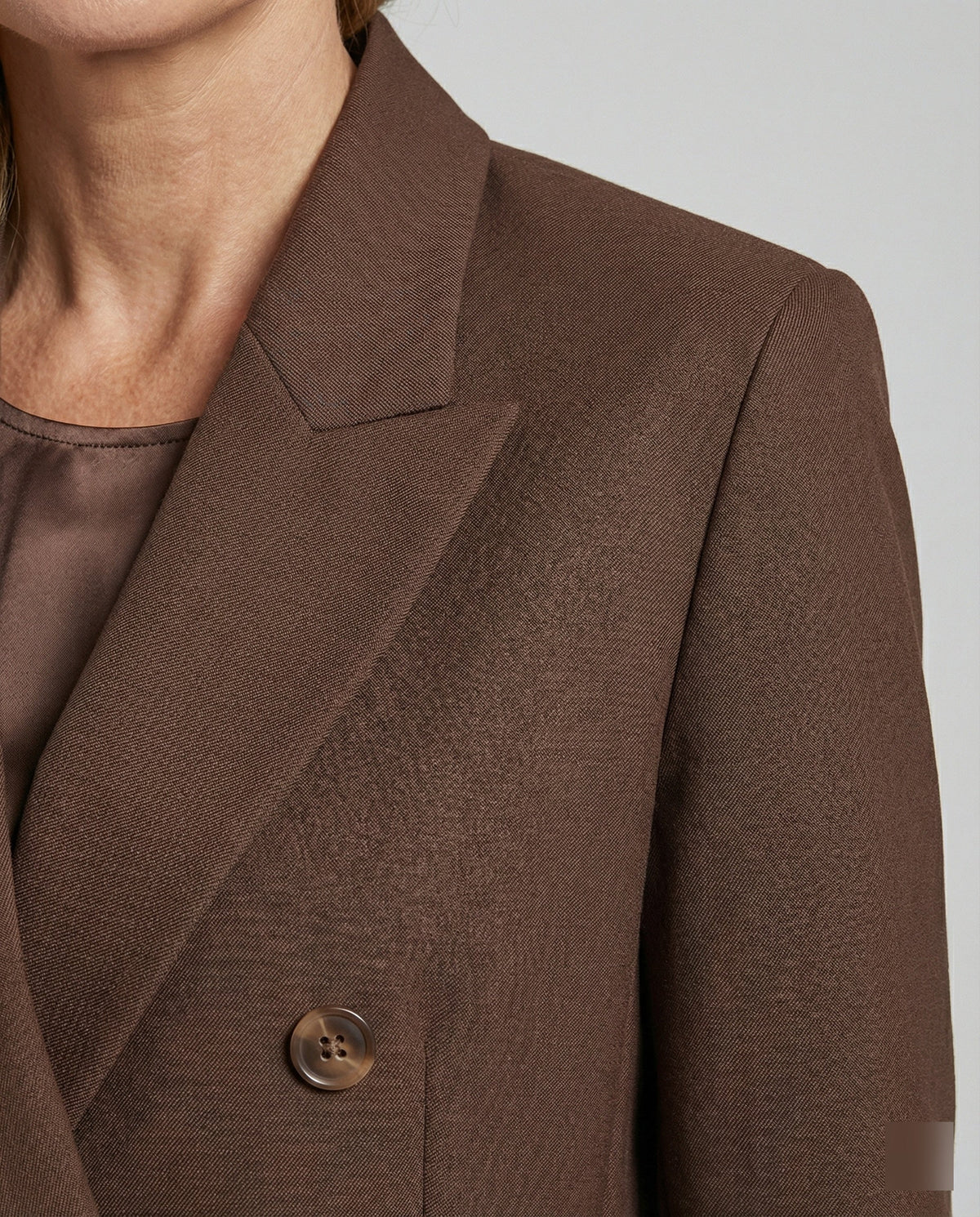 Tailored Double-Breasted Blazer Dress with Notched Lapels and Structured Shoulders